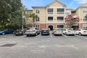 100 Bucksley Ln #205, Charleston, SC 29492