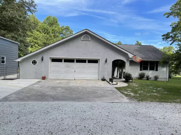 1691 Old River Rd, Elloree, SC 29047