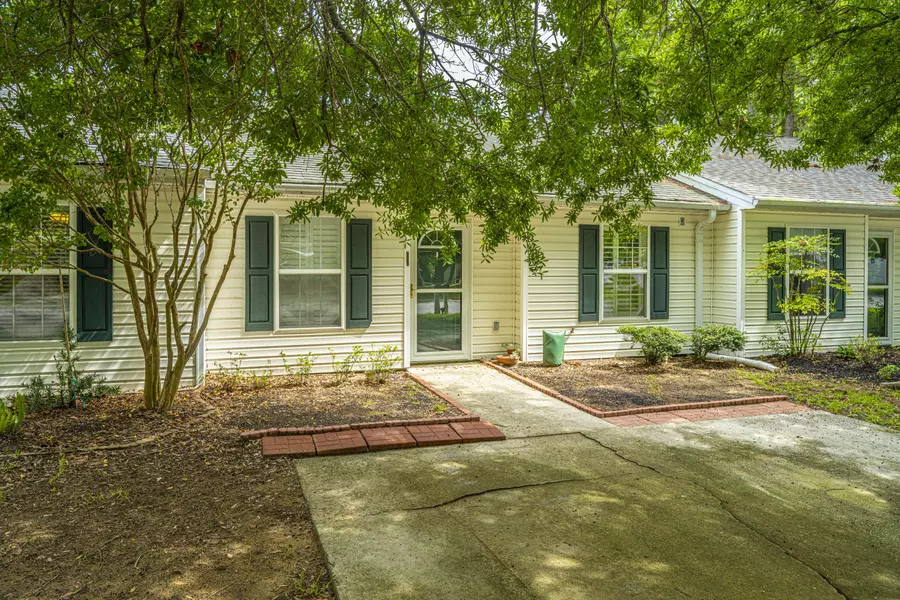 1516 Blaze Ln, Charleston, SC 29412
