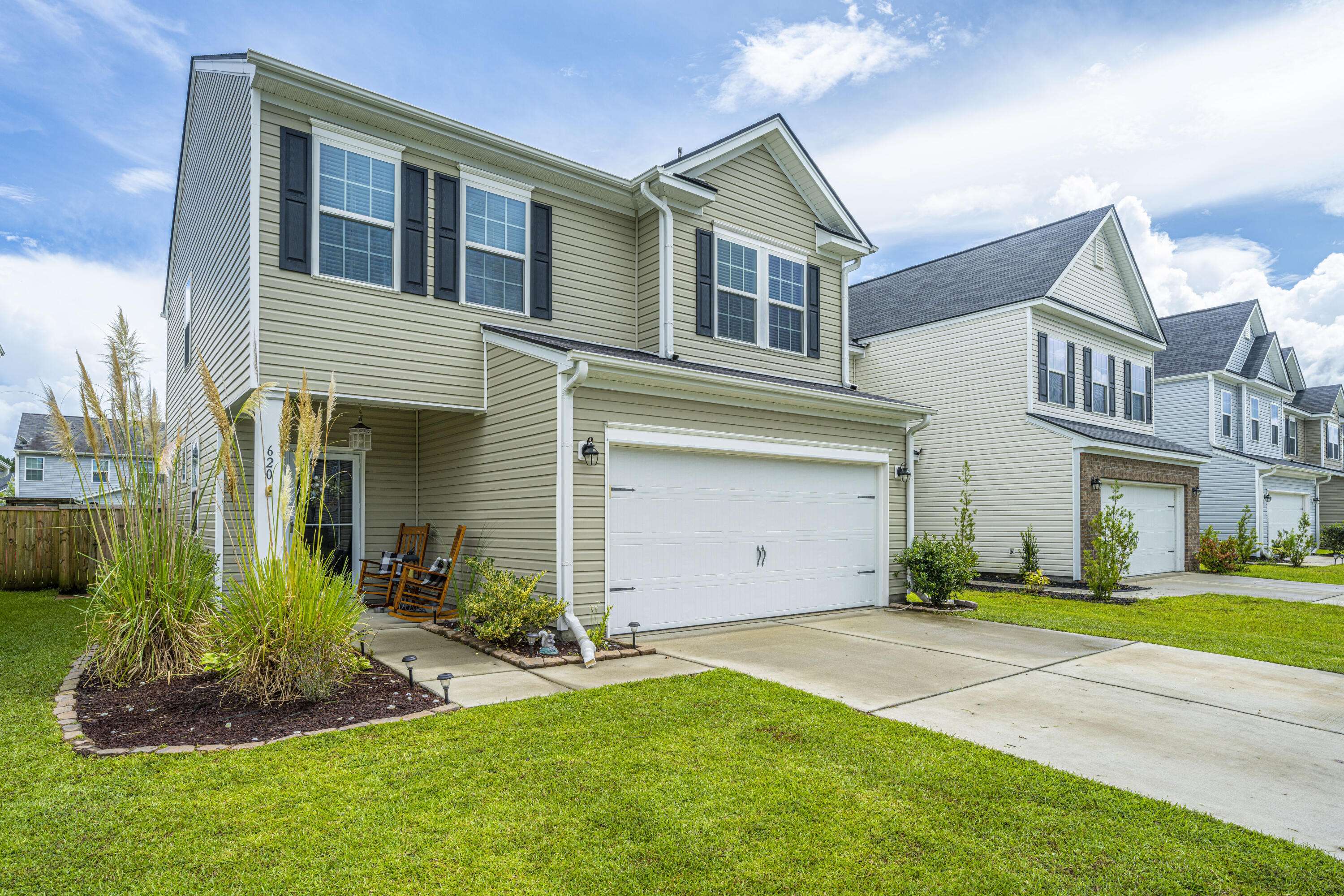 620 Redbud Ln, Summerville, SC 29486