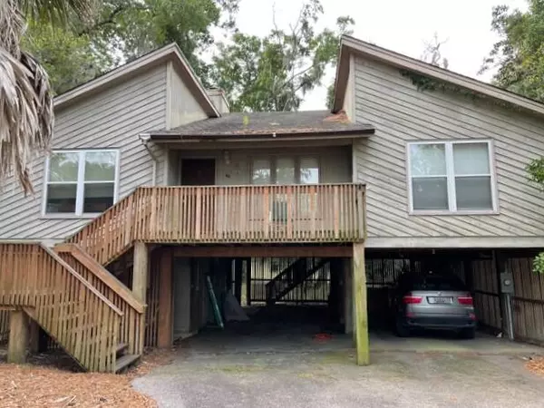 44 Rice Ln, Edisto Beach, SC 29438