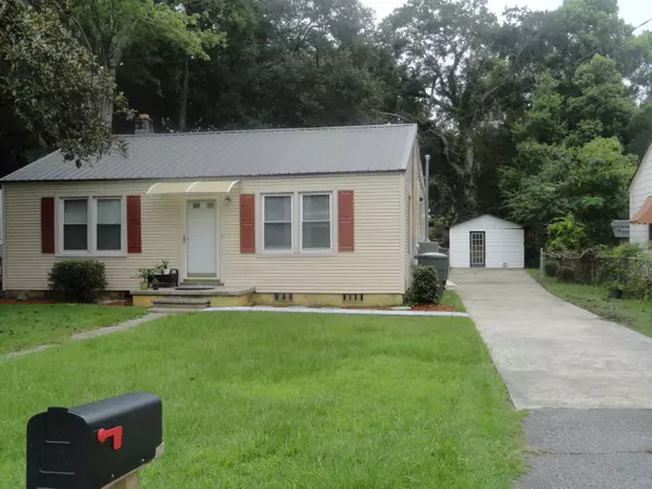 5806 Moore St, Hanahan, SC 29410