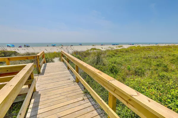 15 Beach Club Villas, Isle Of Palms, SC 29451