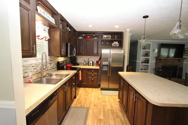 Summerville, SC 29485,288 Pickens St