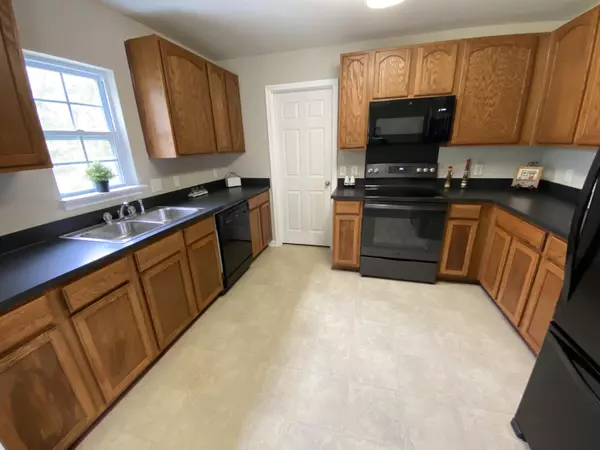 Summerville, SC 29483,212 Avonshire Dr