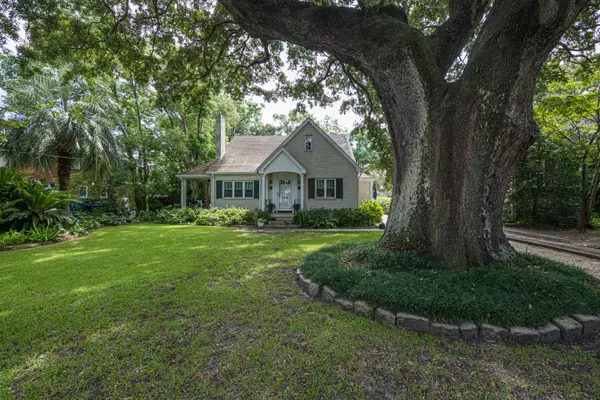 7 Oakdale Pl, Charleston, SC 29407