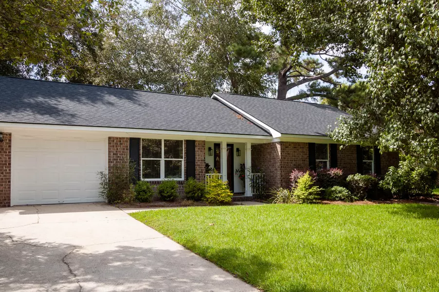 1057 Kingswood Dr, Charleston, SC 29412