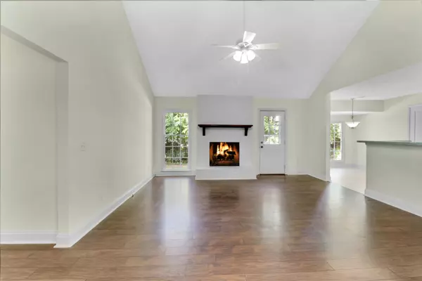 Hanahan, SC 29410,5893 N Rhett Ave