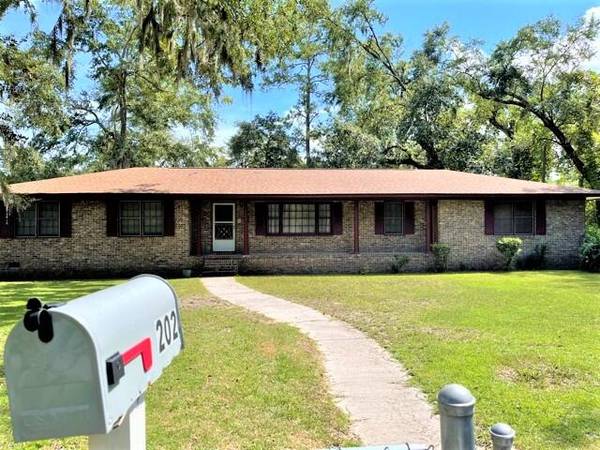 202 Margaret St, Walterboro, SC 29488