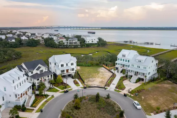 1221 Water View Ln, Charleston, SC 29492