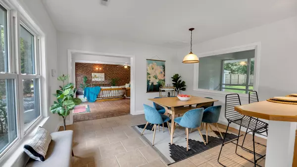 Charleston, SC 29412,825 Hale St