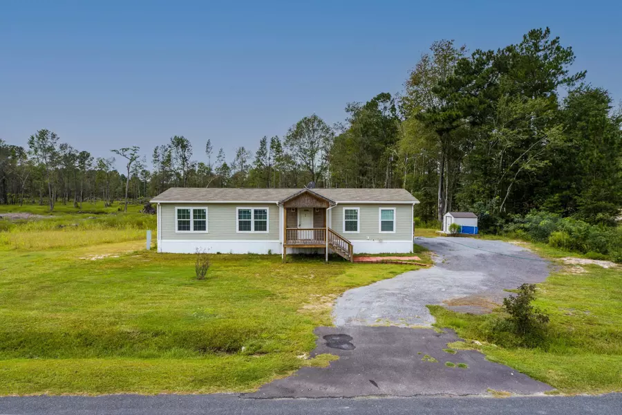 1099 Walleye Rd, Bonneau, SC 29431