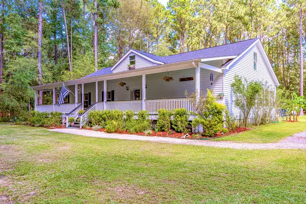 5330 Log Bridge Rd, Hollywood, SC 29449