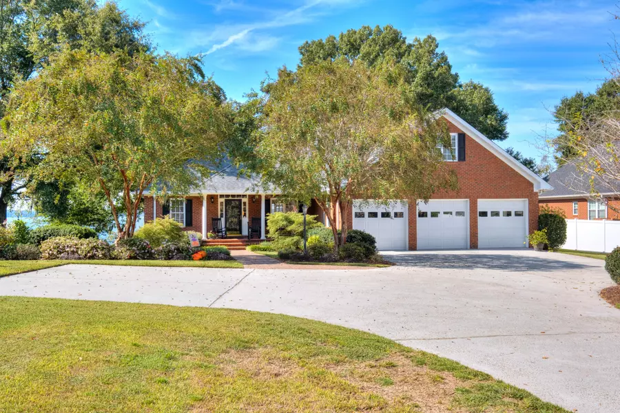 2566 Princess Pond Rd, Summerton, SC 29148