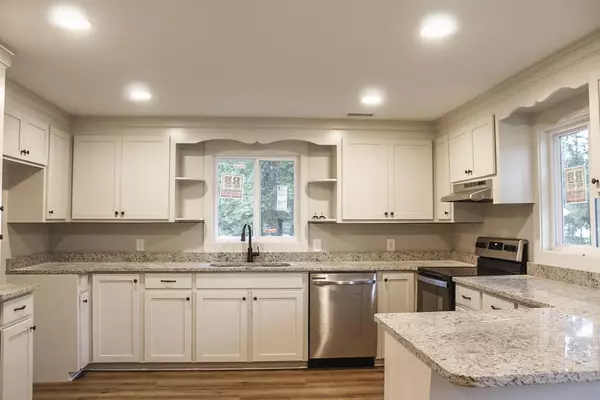 Bonneau, SC 29431,170 Dawsey Dr