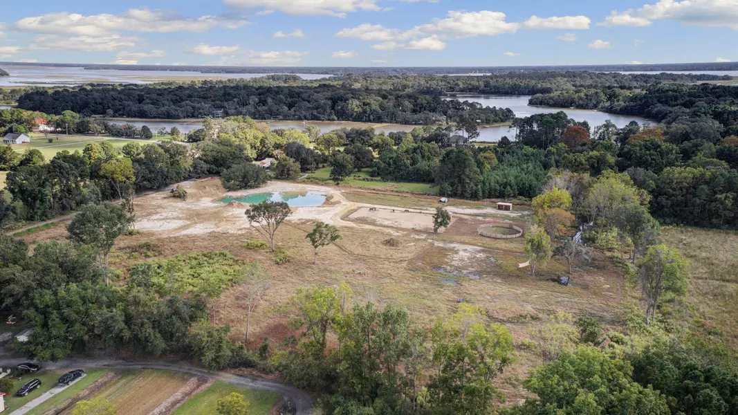 4539 Wilsonia Rd, Meggett, SC 29449