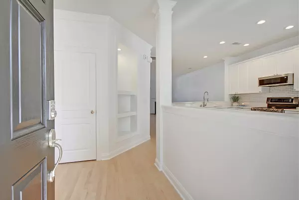 Charleston, SC 29492,2274 Daniel Island Dr