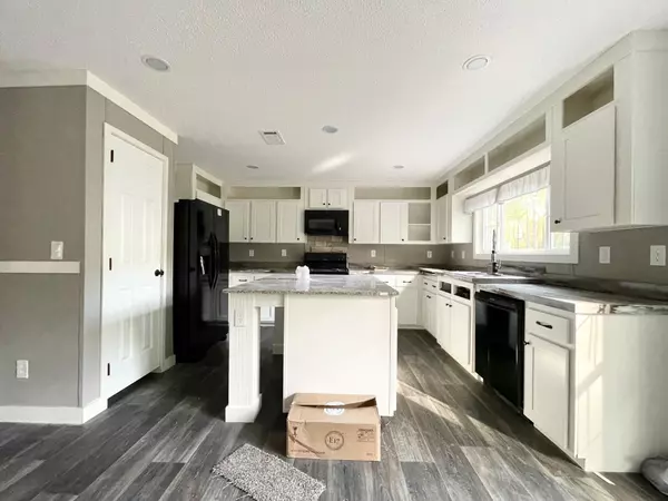 Saint Stephen, SC 29479,867 Fauling Rd