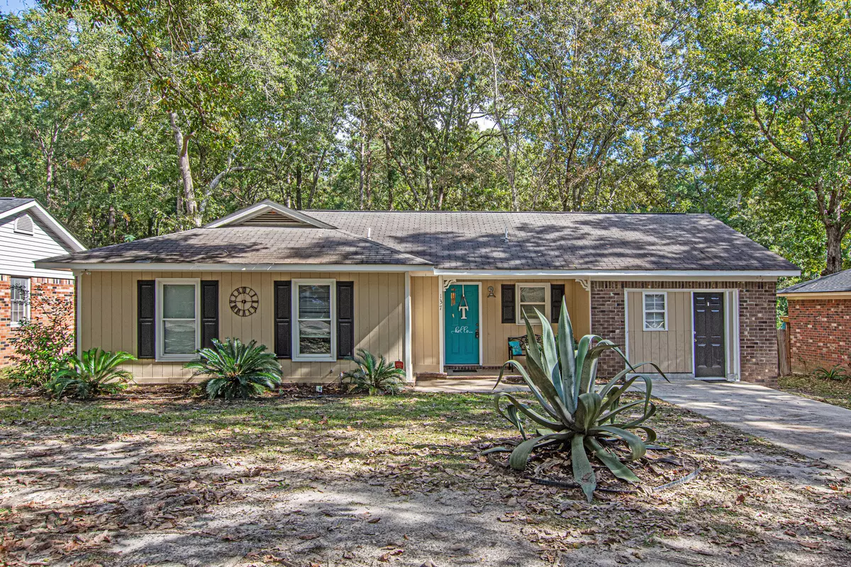 Summerville, SC 29486,137 Highland Ave
