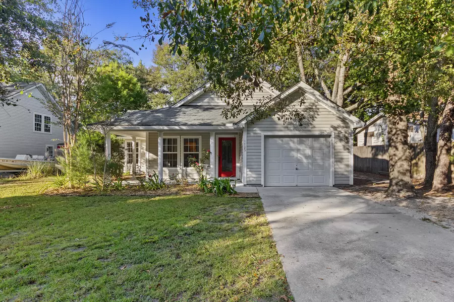 1725 Sailfish Dr, Johns Island, SC 29455