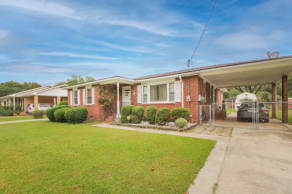 North Charleston, SC 29406,7043 Kenneth Dr