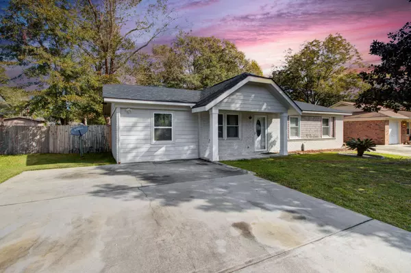 408 Village Green Cir, Summerville, SC 29486