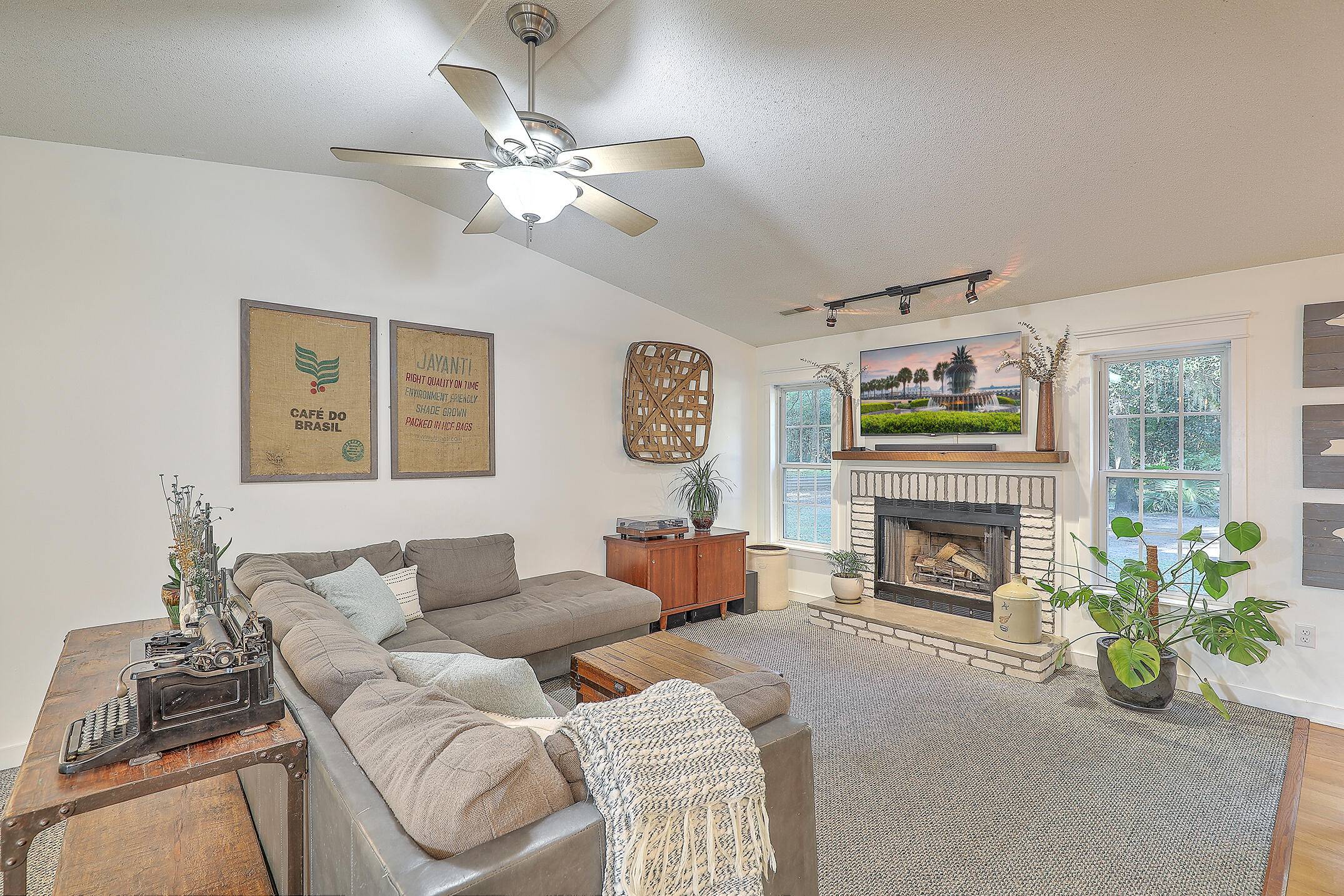 Johns Island, SC 29455,1927 Everett St