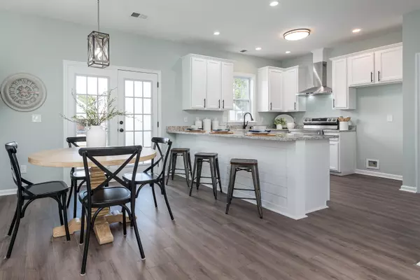 Summerville, SC 29483,206 Trillium Ave
