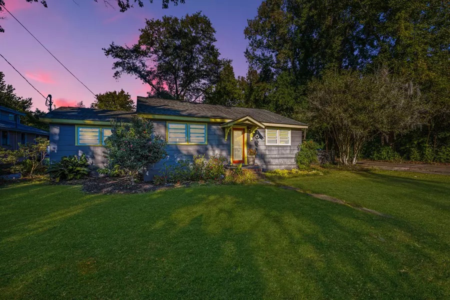 1916 2nd Drive Dr, Charleston, SC 29407