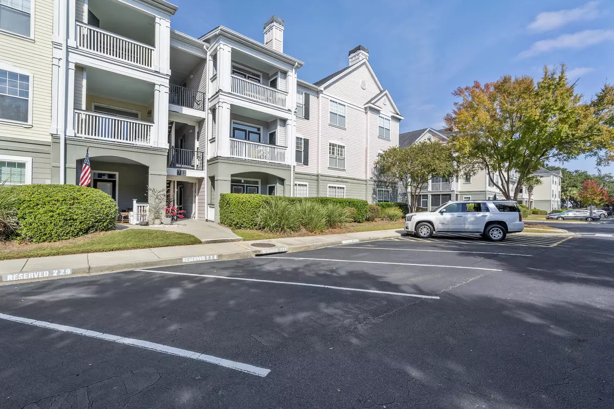 Charleston, SC 29492,130 River Landing Dr #7106
