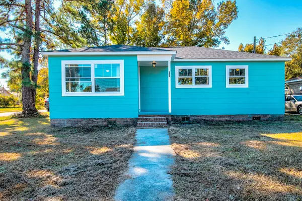 202 Wall St, Moncks Corner, SC 29461