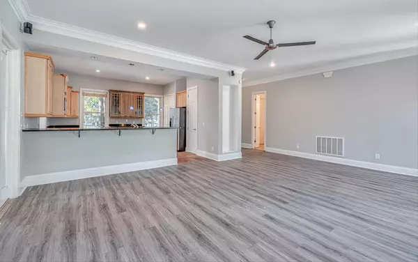 Charleston, SC 29492,186 Corn Planters St