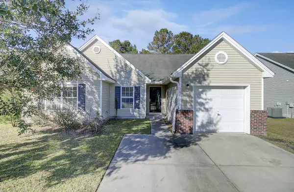 102 Avonshire Dr, Summerville, SC 29483