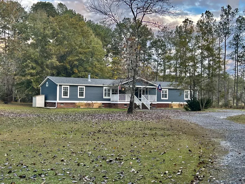 800 Blissful Ln, Huger, SC 29450