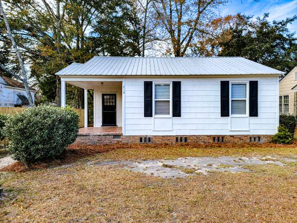 210 S Lemacks St, Walterboro, SC 29488