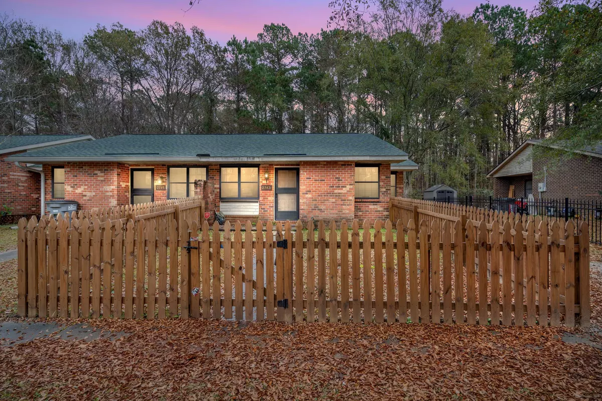 North Charleston, SC 29420,2743 Oak Leaf Dr