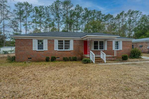 Walterboro, SC 29488,206 Bailey St