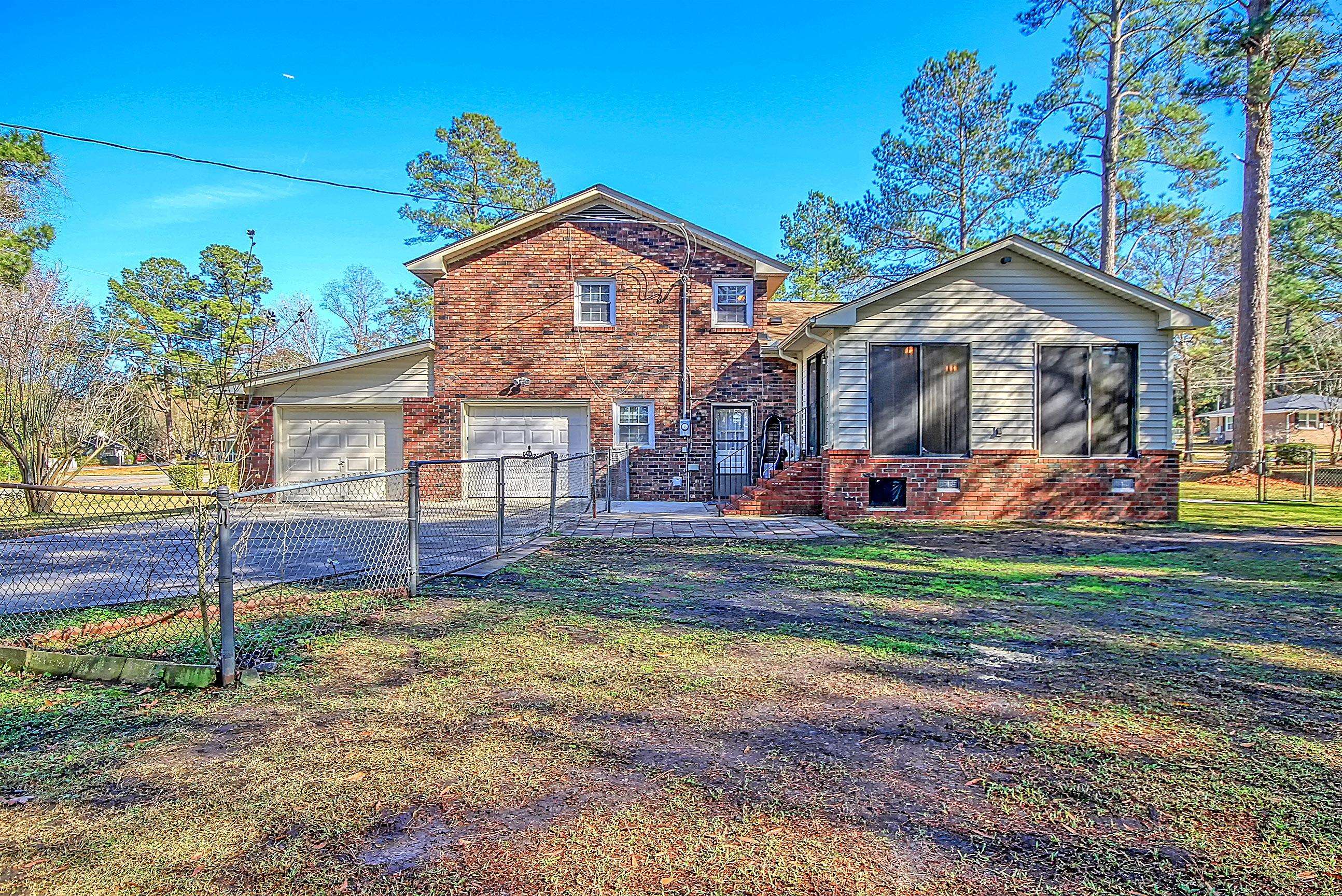 Summerville, SC 29485,300 Rose Ln