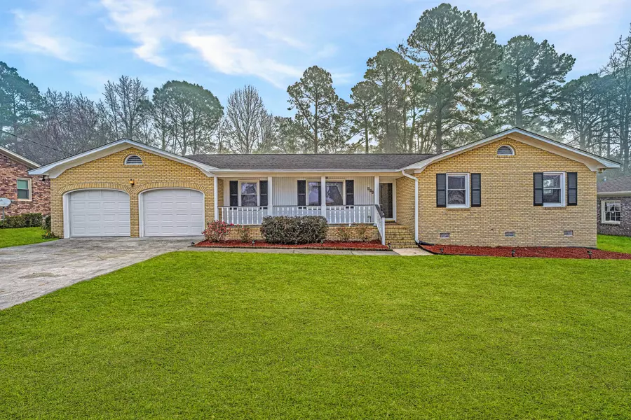 105 Tasker Dr, Summerville, SC 29485