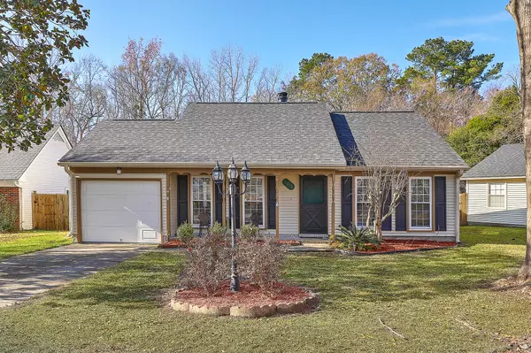 102 Ceinwein Ct, Goose Creek, SC 29445