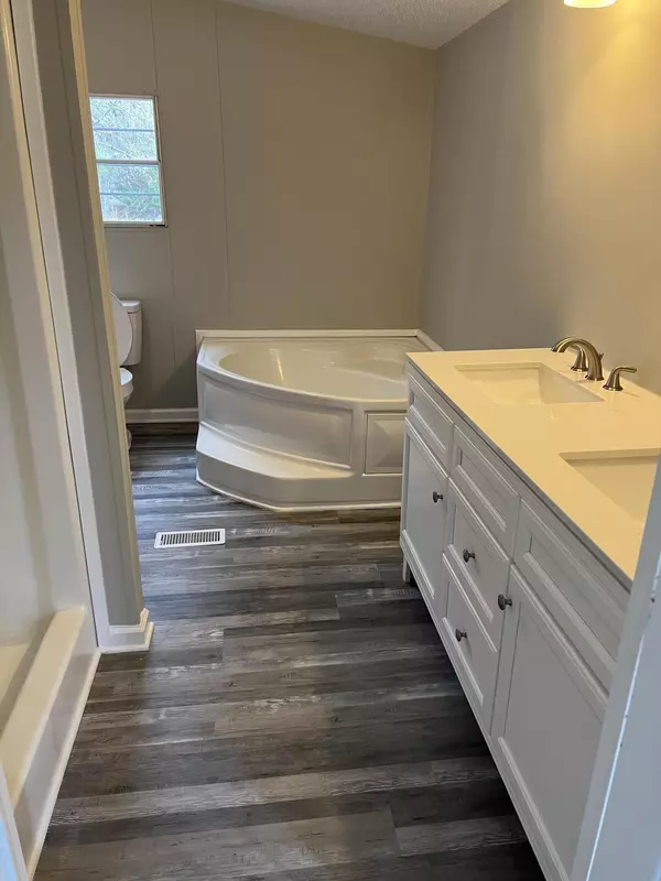 Bonneau, SC 29431,309 Pooshee Plantation Way