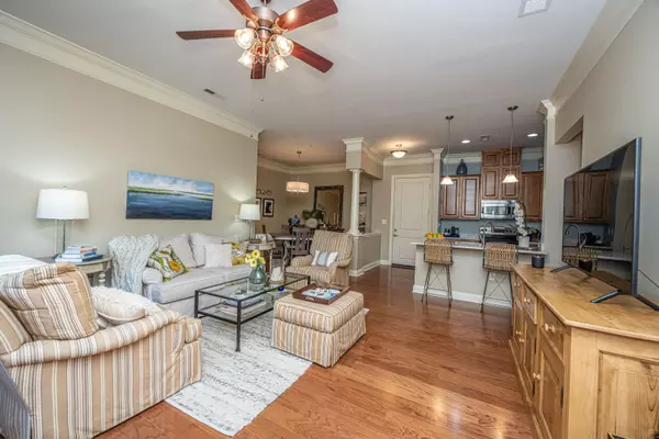 200 River Landing Dr #108d, Charleston, SC 29492