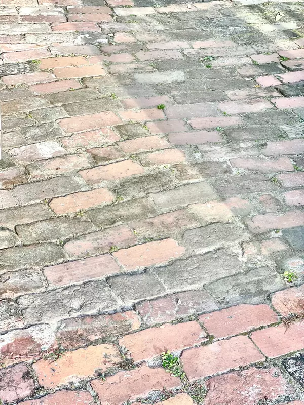 Charleston, SC 29403,32 H St