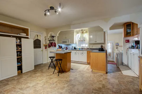 Saint Stephen, SC 29479,240 Pole Cat Way