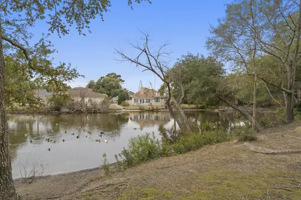 Mount Pleasant, SC 29464,691 Blue Heron Run