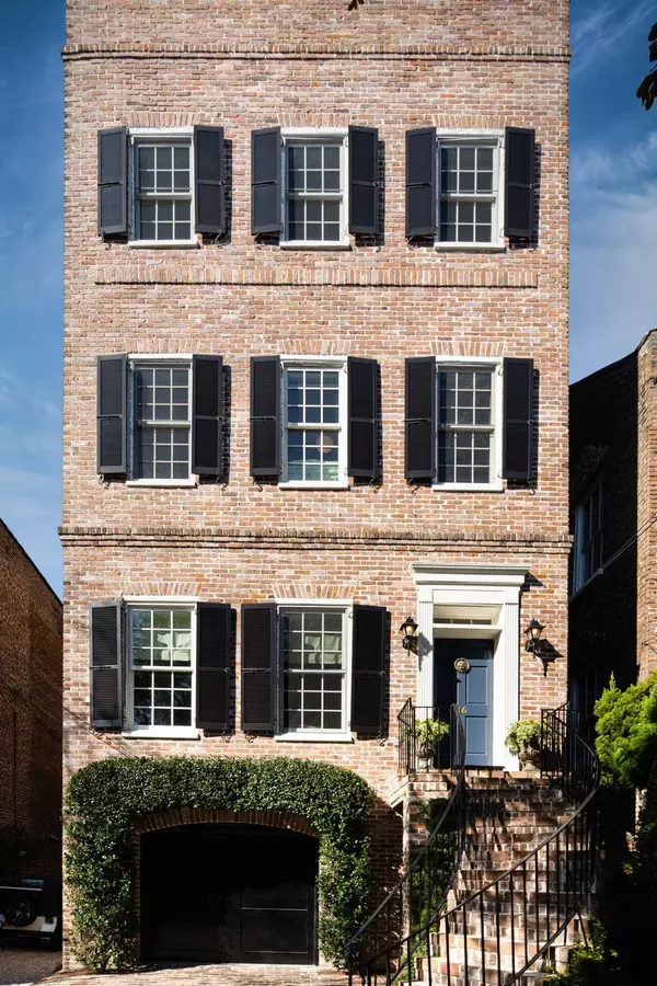 16 Wentworth St, Charleston, SC 29401