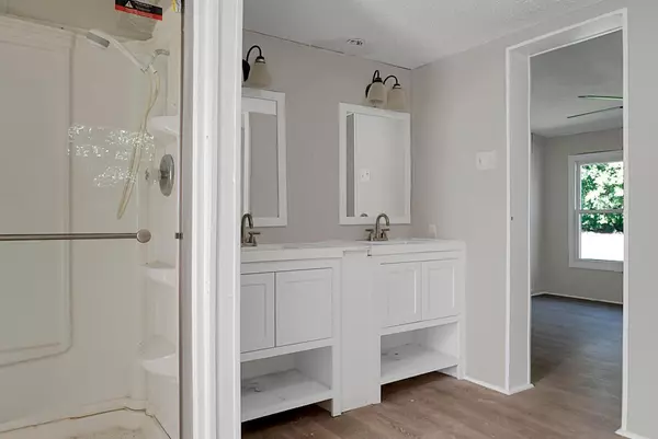 Bonneau, SC 29431,104 Oak Mertz Ln