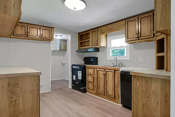 Bonneau, SC 29431,104 Oak Mertz Ln