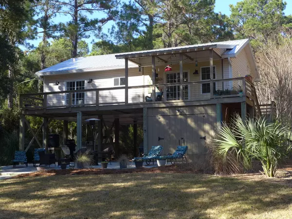 8525 Middleton Point Ln, Edisto Island, SC 29438