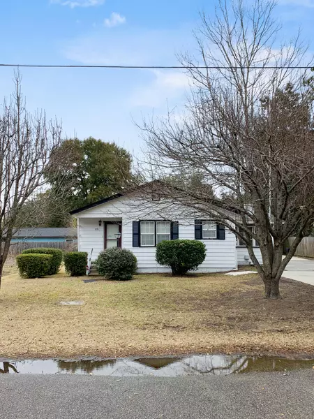 1131 Carter Ave, Mount Pleasant, SC 29464